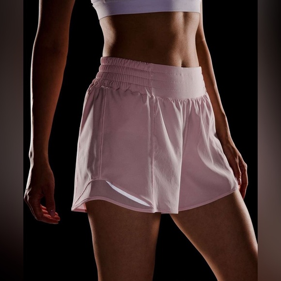 C - Lululemon Hotty Hot High-Rise Lined Short 4"
Flush Pink - Picture 3 of 7